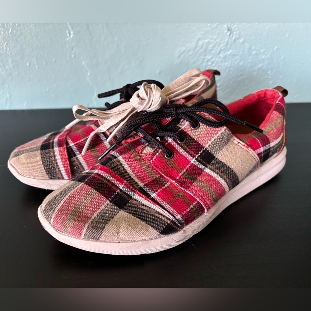 Plaid Toms Sneakers🍁